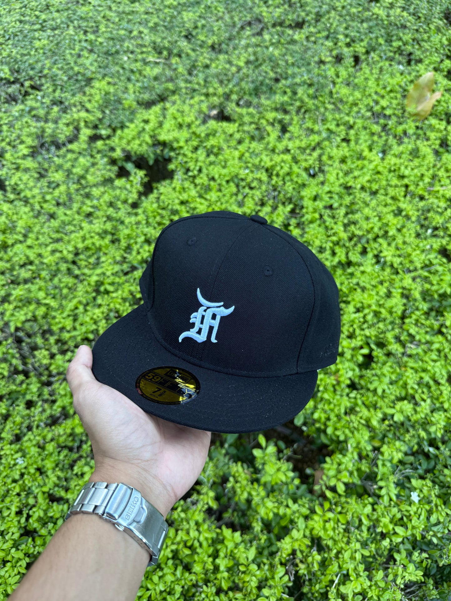 FOG BLACK PLAIN FITTED