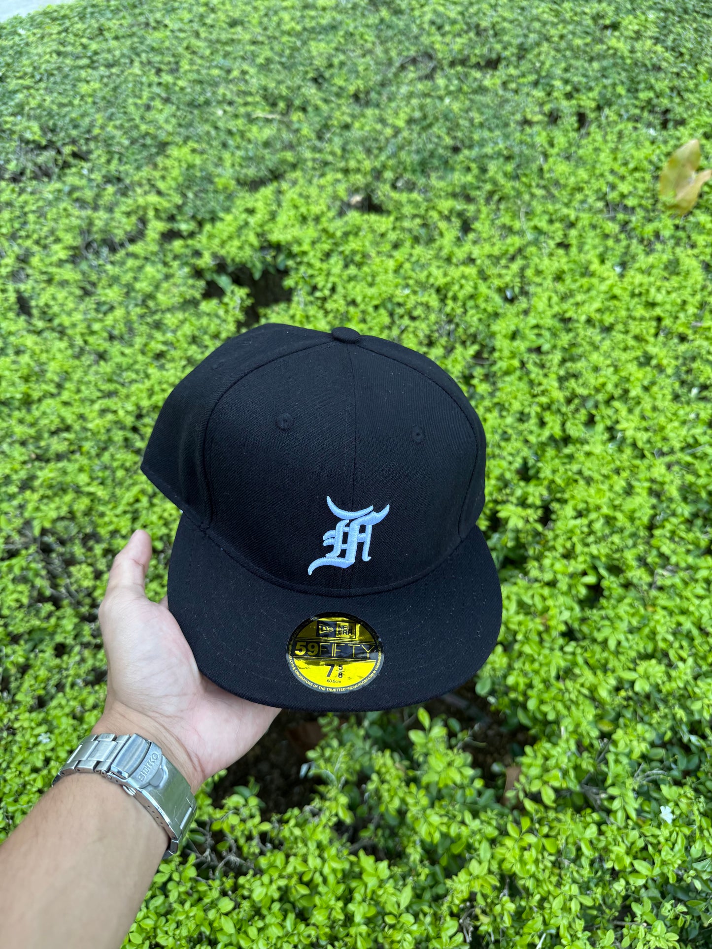 FOG BLACK PLAIN FITTED