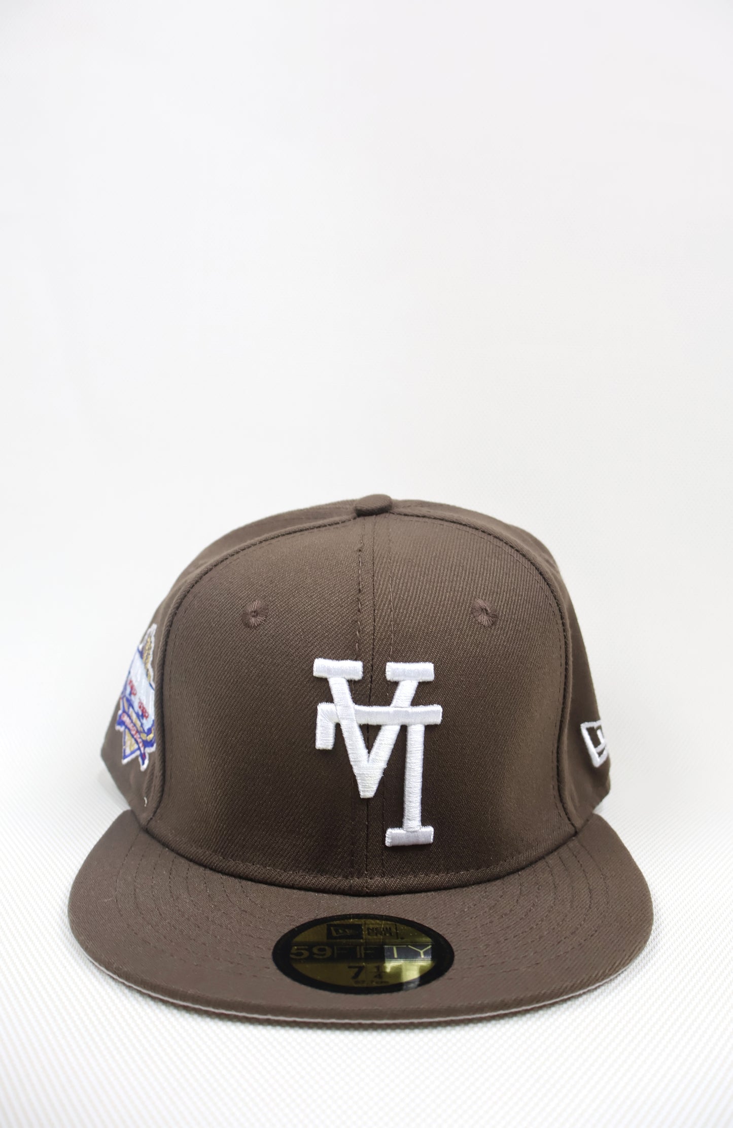LA INVERTED BROWN FITTED HAT