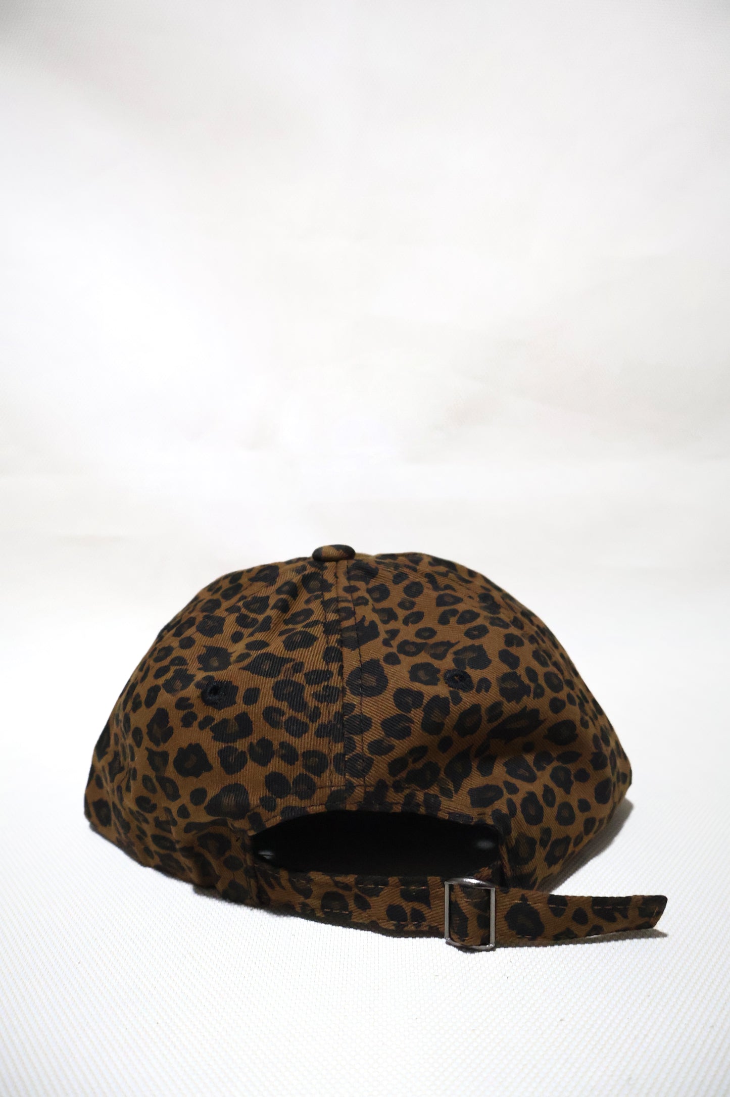 LEOPARD STATEMENT PANNEL HAT