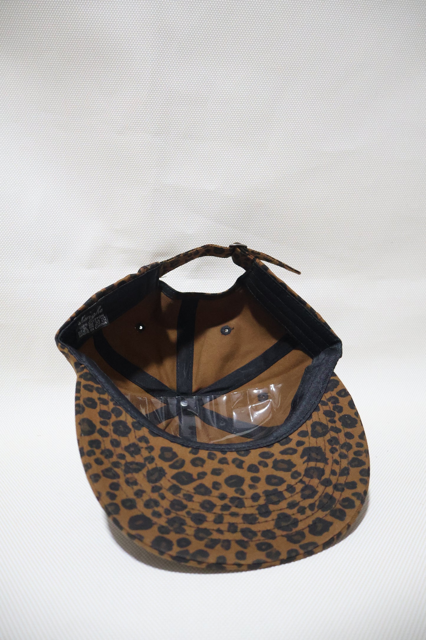 LEOPARD STATEMENT PANNEL HAT